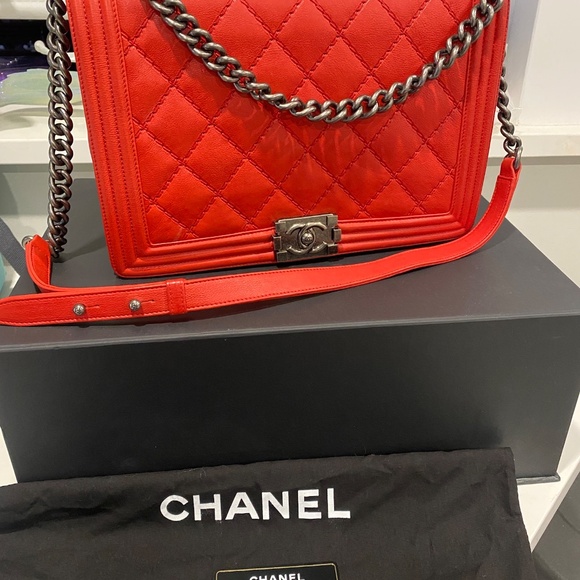 Chanel Large Boy Bag - Picture 4 of 7